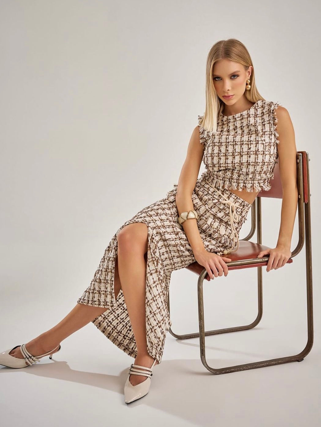 Saia midi em tweed