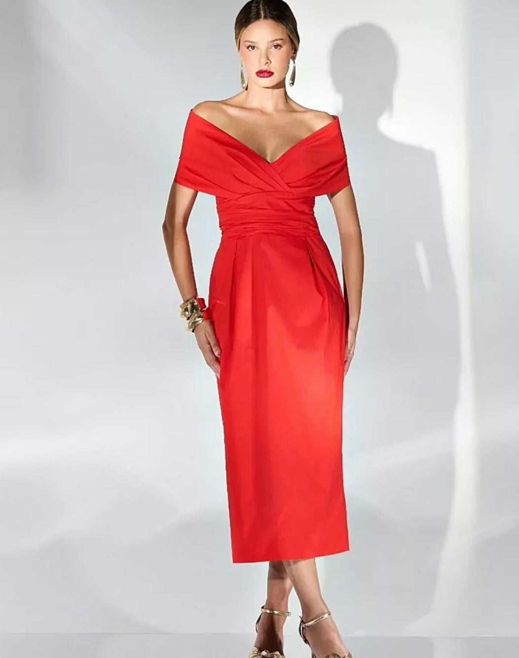 Vestido tricoline ombro a ombro