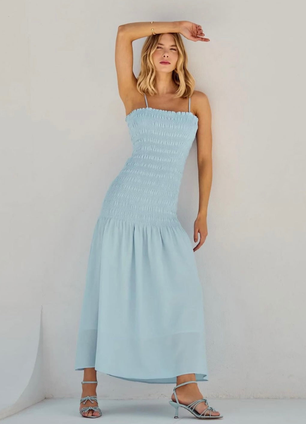 Vestido em linho lastex