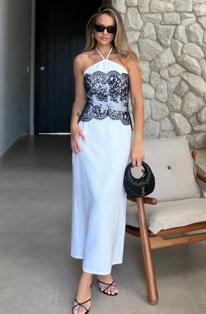 Vestido com detalhe em renda